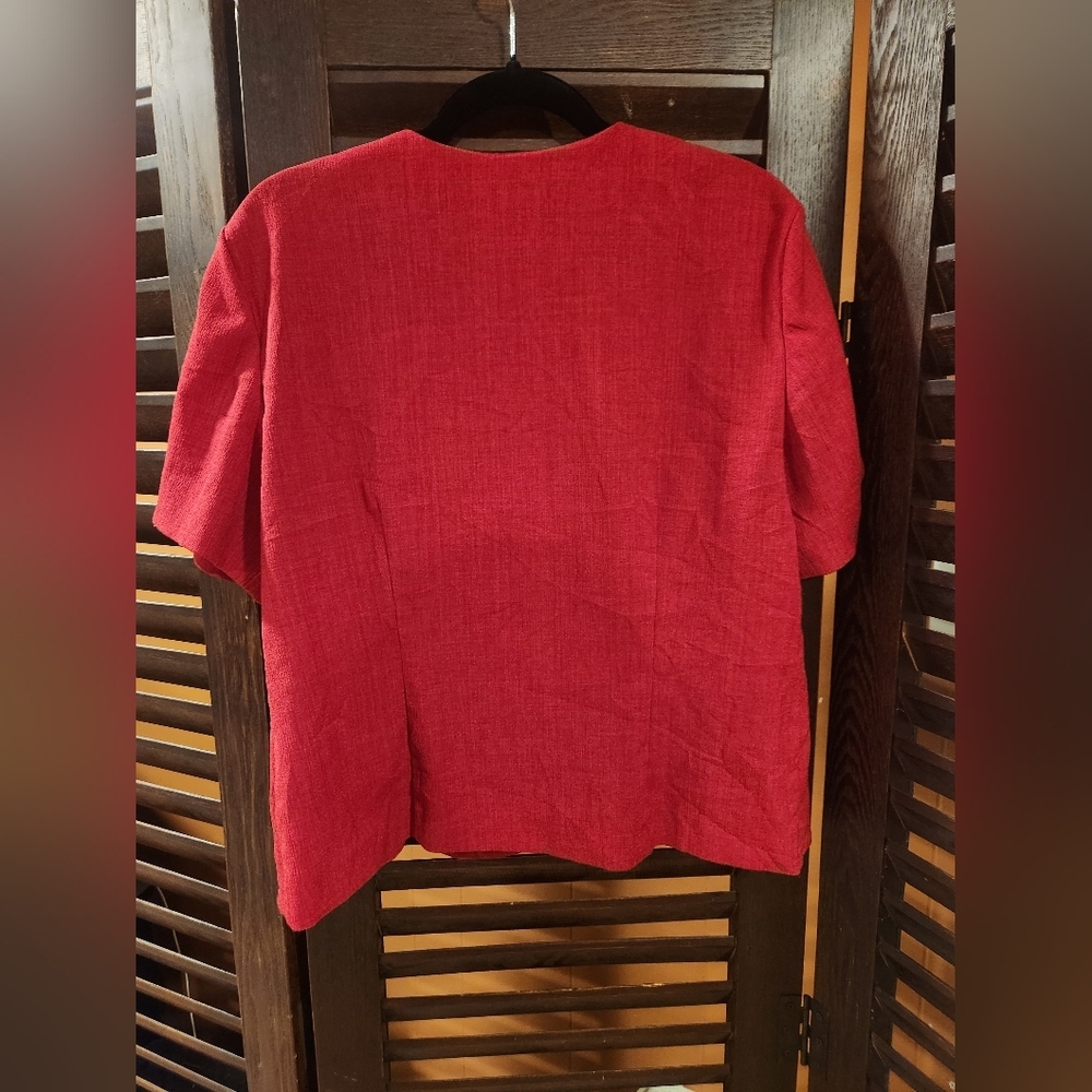 Leslie Fay Red Blazer with Button Detail - Picture 3 of 3